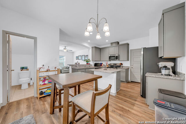 Image 10 of 20 For 2045 Silver Oaks  18-b