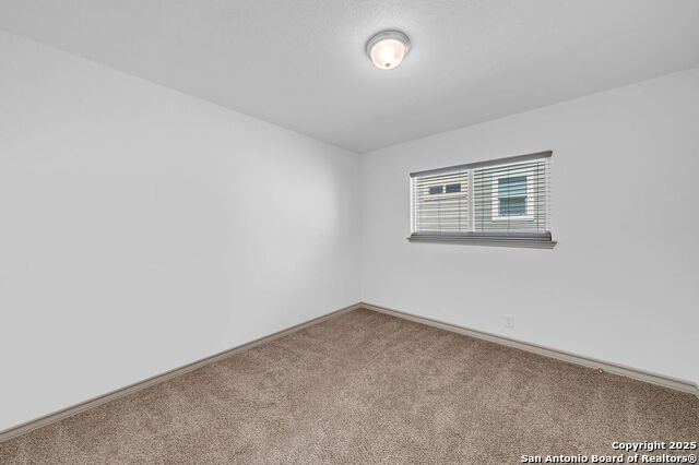 Image 15 of 20 For 2045 Silver Oaks  18-b