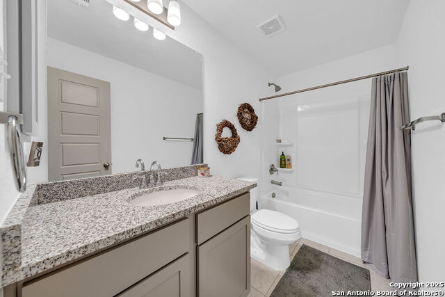 Image 16 of 20 For 2045 Silver Oaks  18-b