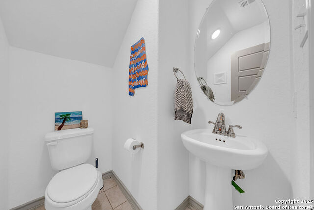 Image 17 of 20 For 2045 Silver Oaks  18-b