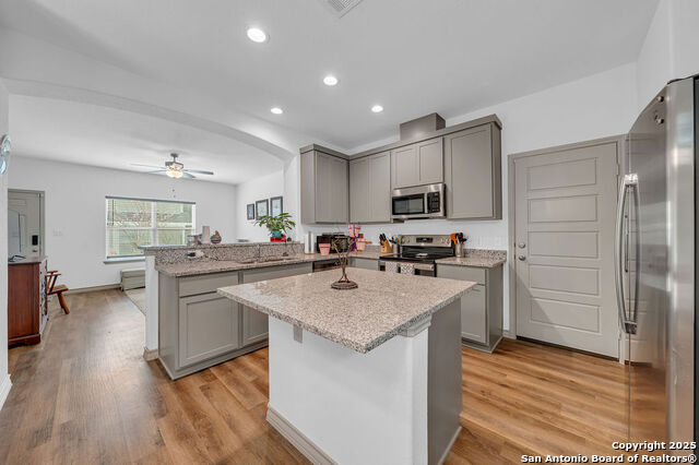 Image 7 of 20 For 2045 Silver Oaks  18-b