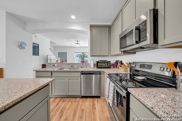 Image 8 of 20 For 2045 Silver Oaks  18-b