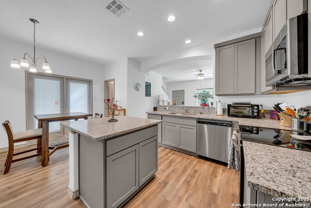 Image 9 of 20 For 2045 Silver Oaks  18-b