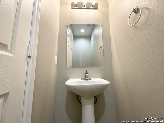 Image 5 of 39 For 7207 Golf Way  1