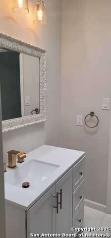 Image 21 of 40 For 1002 Morningside Dr  6