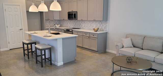 Image 5 of 40 For 1002 Morningside Dr  6