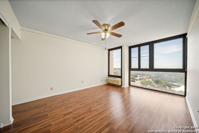Image 12 of 32 For 7701 Wurzbach  1007
