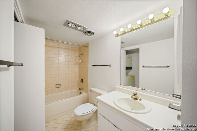 Image 16 of 32 For 7701 Wurzbach  1007