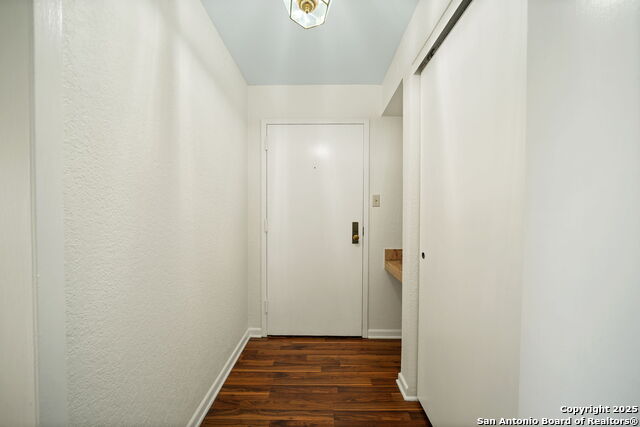 Image 4 of 32 For 7701 Wurzbach  1007