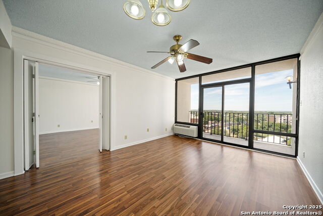 Image 7 of 32 For 7701 Wurzbach  1007