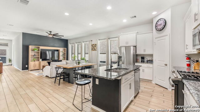 Image 4 of 20 For 2105 Elysian