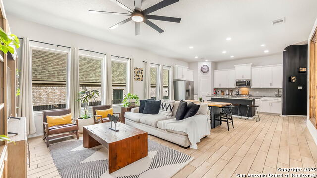 Image 5 of 20 For 2105 Elysian