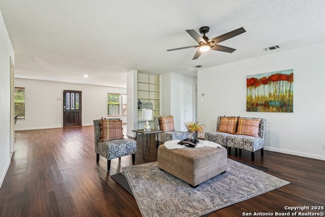 Image 13 of 65 For 11007 Oaktree Park