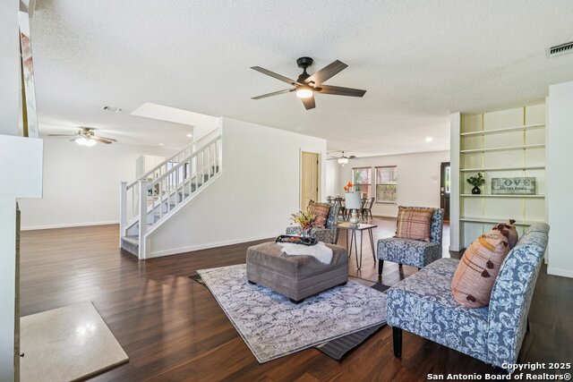 Image 14 of 65 For 11007 Oaktree Park