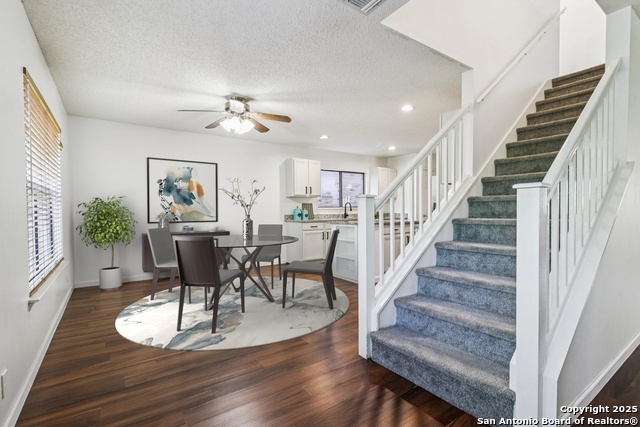 Image 15 of 65 For 11007 Oaktree Park