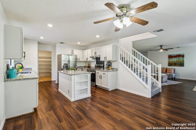 Image 16 of 65 For 11007 Oaktree Park