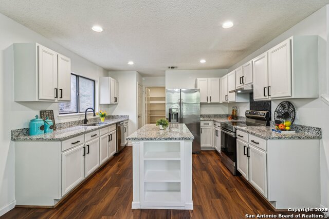 Image 17 of 65 For 11007 Oaktree Park