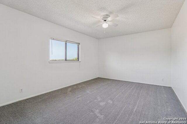 Image 38 of 65 For 11007 Oaktree Park