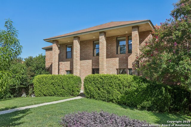 Image 4 of 65 For 11007 Oaktree Park