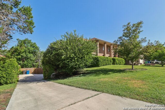 Image 6 of 65 For 11007 Oaktree Park