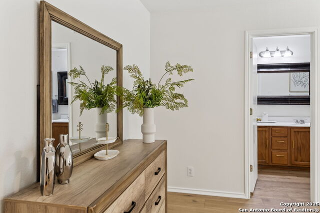 Image 13 of 32 For 5306 Missouri Bend