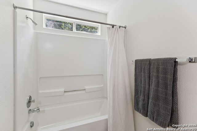 Image 14 of 32 For 5306 Missouri Bend