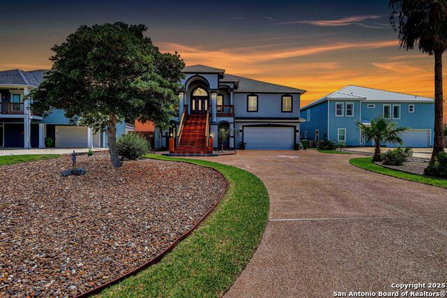 Listing photo id 2 for 113 Bay Court
