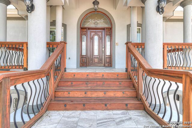 Listing photo id 3 for 113 Bay Court