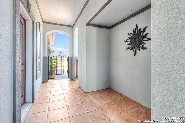 Listing photo id 4 for 113 Bay Court