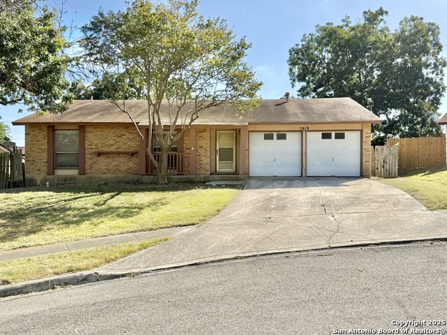 Details for 5819 Champions Hill Dr., San Antonio, TX 78233