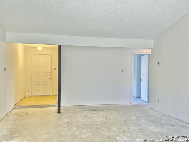 Image 14 of 30 For 5819 Champions Hill Dr.