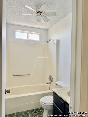 Image 18 of 30 For 5819 Champions Hill Dr.