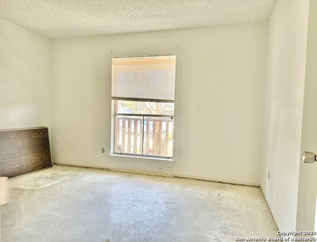 Image 19 of 30 For 5819 Champions Hill Dr.
