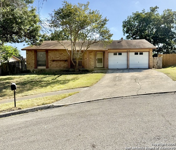 Image 2 of 30 For 5819 Champions Hill Dr.