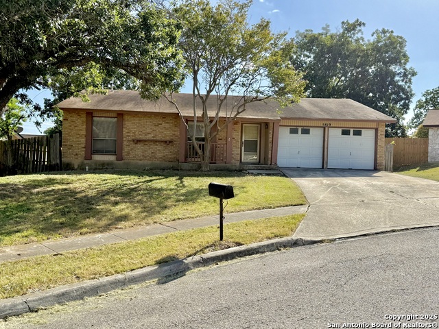 Image 3 of 30 For 5819 Champions Hill Dr.