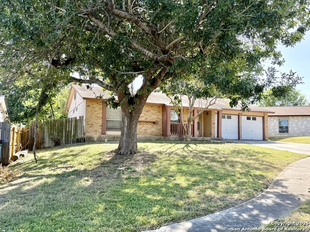 Image 4 of 30 For 5819 Champions Hill Dr.