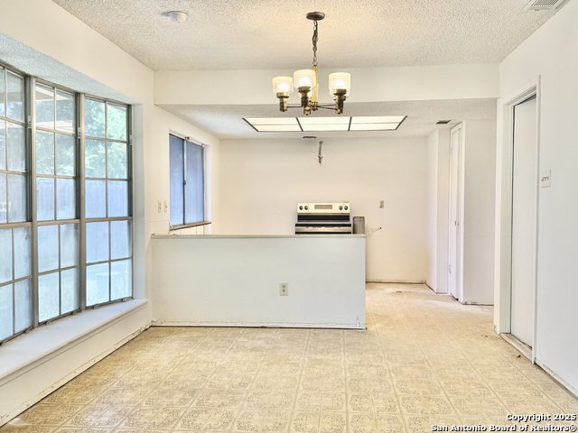 Image 5 of 30 For 5819 Champions Hill Dr.