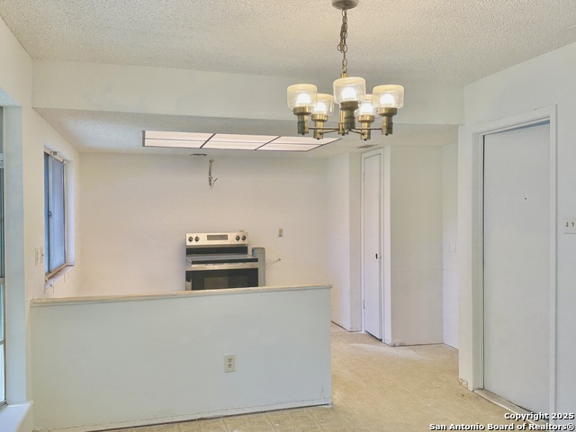 Image 6 of 30 For 5819 Champions Hill Dr.