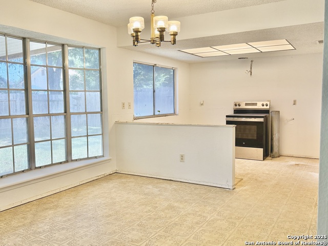 Image 7 of 30 For 5819 Champions Hill Dr.
