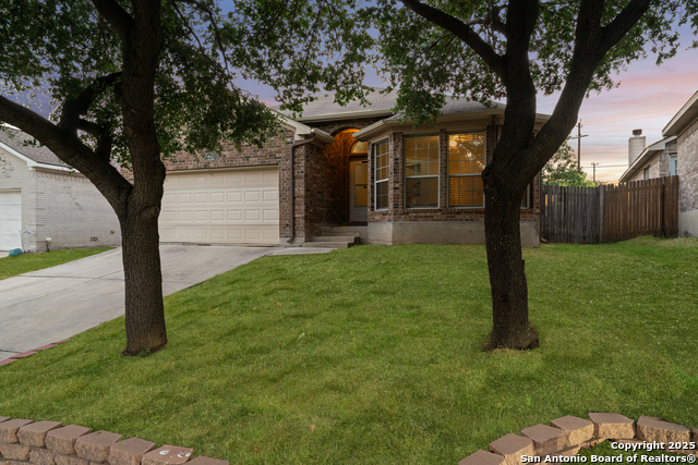 Listing photo id 0 for 9711 Emerald Pl