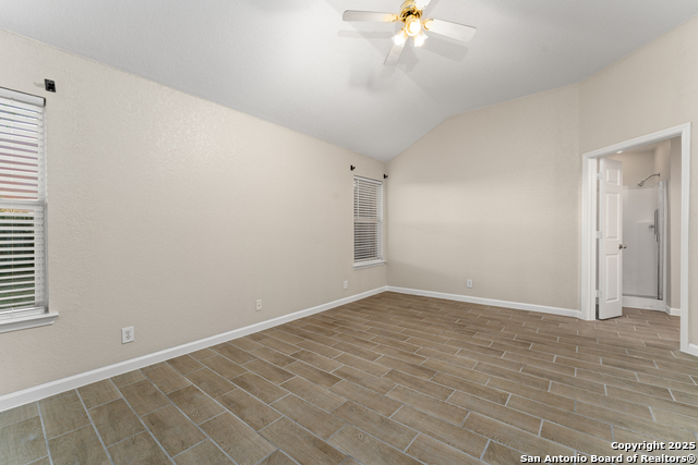 Listing photo id 19 for 9711 Emerald Pl