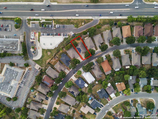 Listing photo id 29 for 9711 Emerald Pl