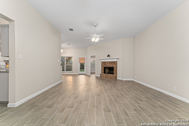 Listing photo id 6 for 9711 Emerald Pl