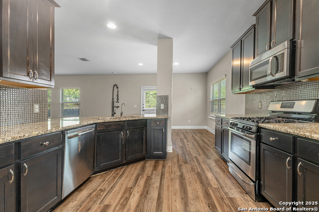 Image 7 of 27 For 609 Community
