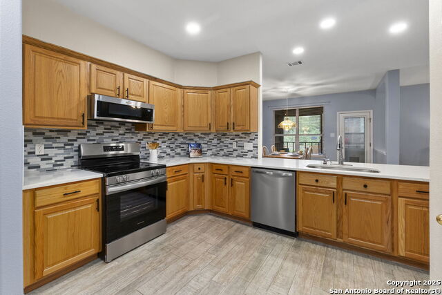 Image 10 of 32 For 23003 Tornillo Drive