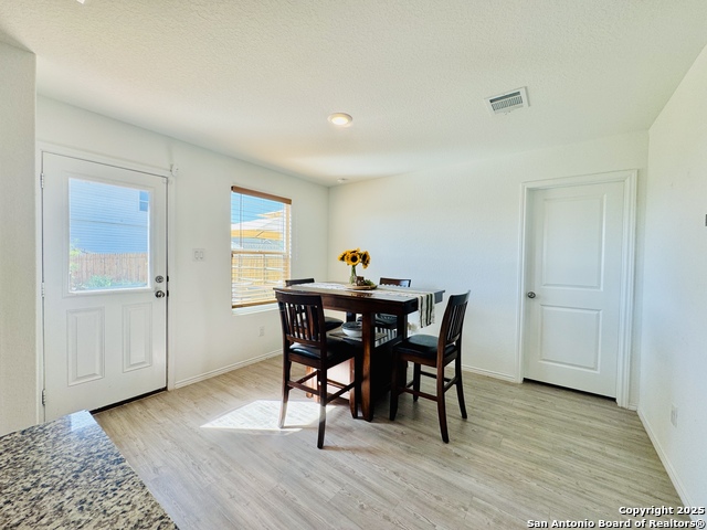 Listing photo id 7 for 5827 Seaside Manor