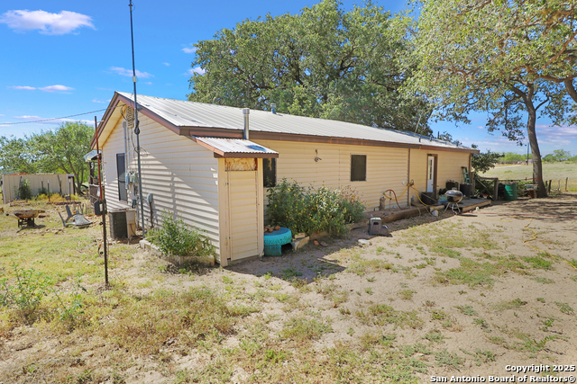 Listing photo id 8 for 225 Pratt