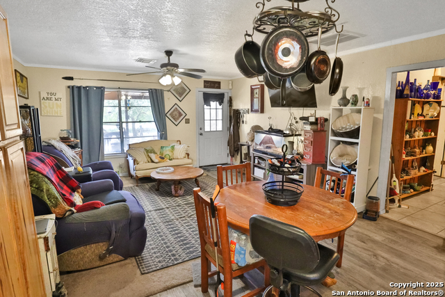 Listing photo id 11 for 225 Pratt