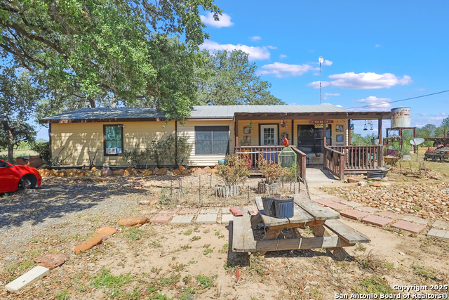 Listing photo id 7 for 225 Pratt