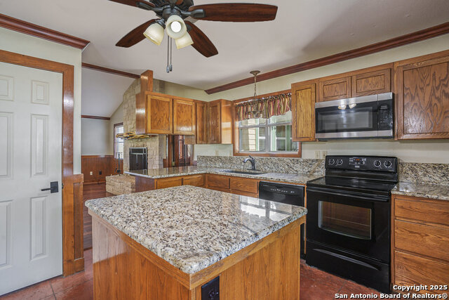 Image 10 of 53 For 2205 Field Rd.